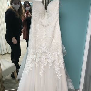 Maggie Sottero Wedding Dress Ivory